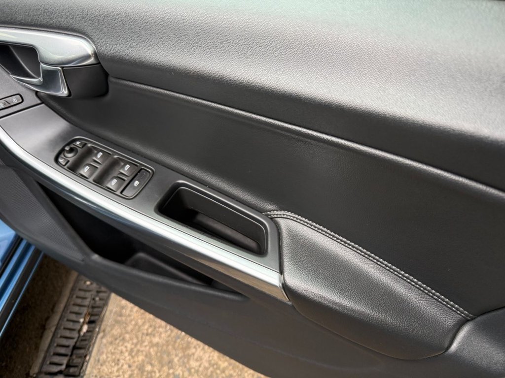 Used Volvo V60 2016 for sale - 77976504: Photo 29