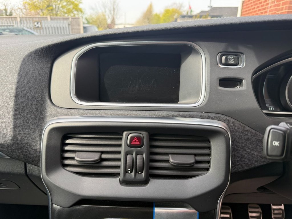 Used Volvo V40 2015 for sale - 78200579: Photo 17