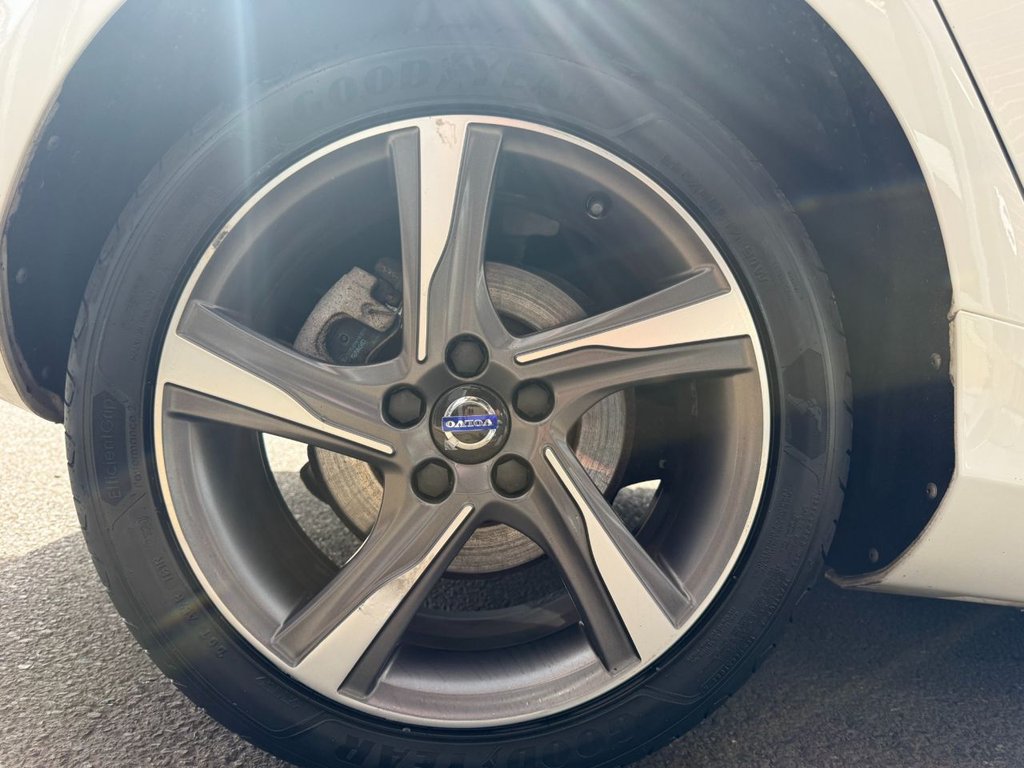 Used Volvo V40 2015 for sale - 78200579: Photo 19