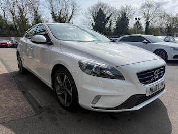 Used Volvo V40 2015 for sale - 78200579: Photo