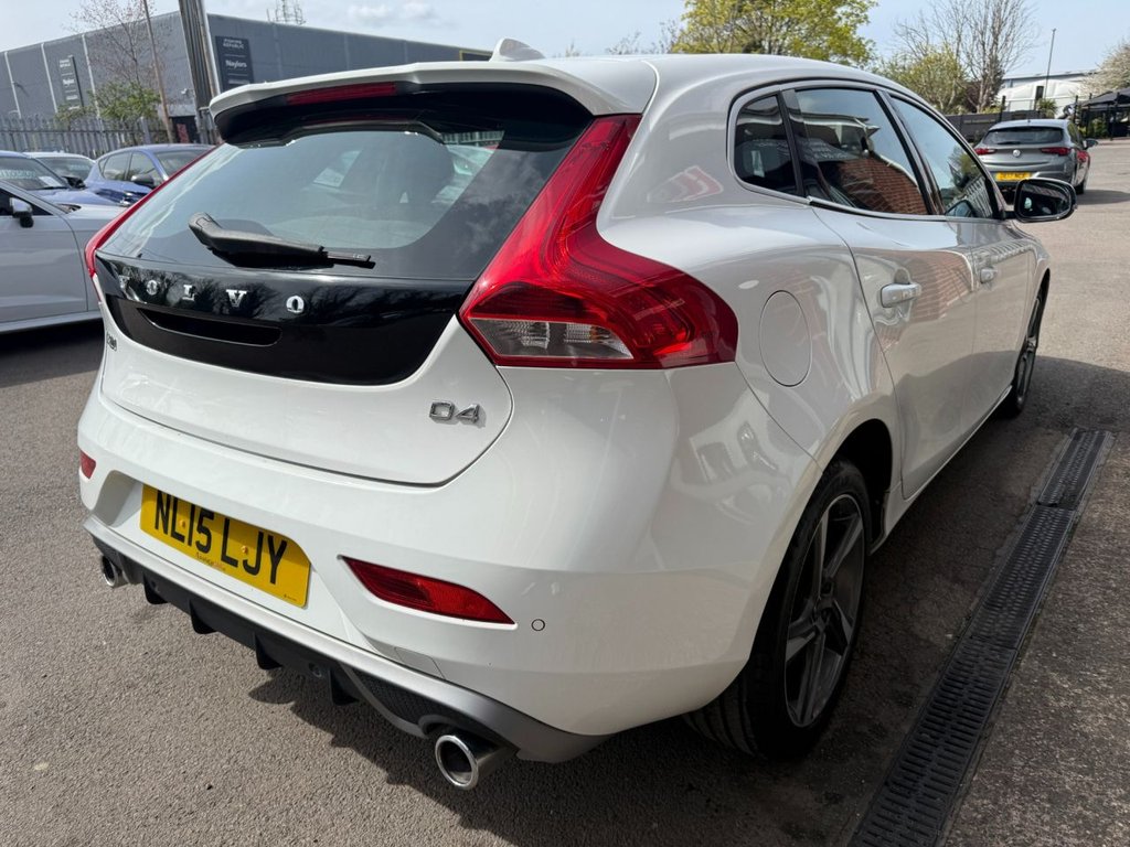 Used Volvo V40 2015 for sale - 78200579: Photo 6