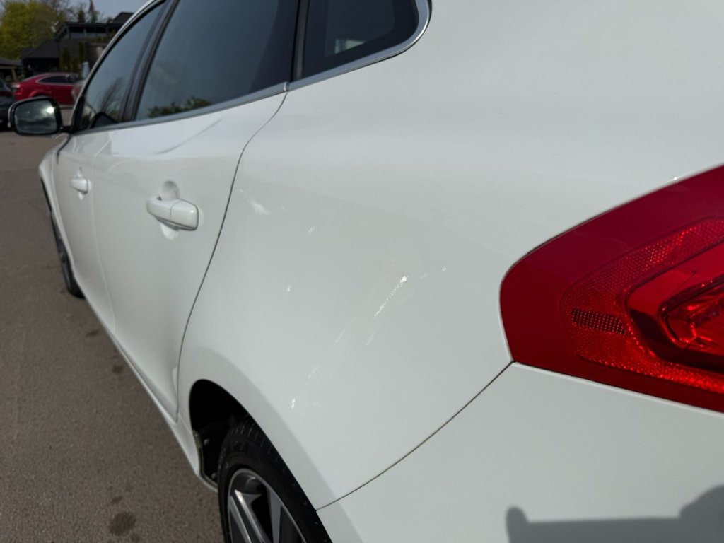 Used Volvo V40 2015 for sale - 78200579: Photo 9