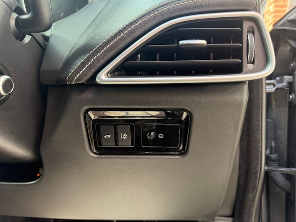 Used Jaguar F-Pace 2017 for sale - 76010227: Photo 18