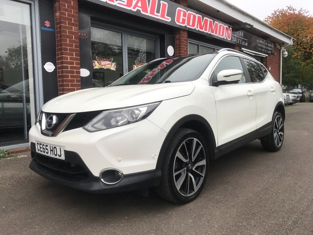 Used Nissan Qashqai 2015 for sale - 76740118: Photo 2