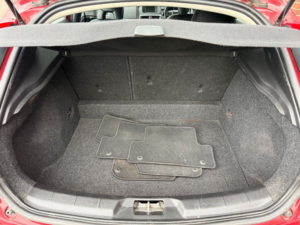 Used Volvo V40 Cross Country 2014 for sale - 78030811: Photo 12