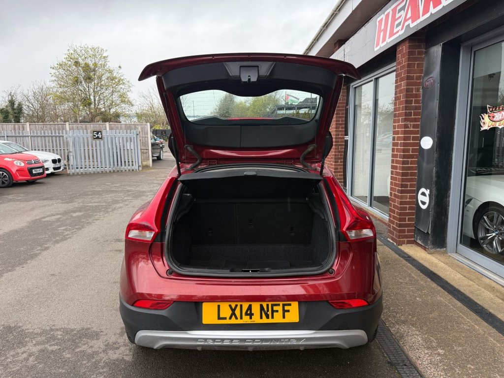 Used Volvo V40 Cross Country 2014 for sale - 78030811: Photo 13