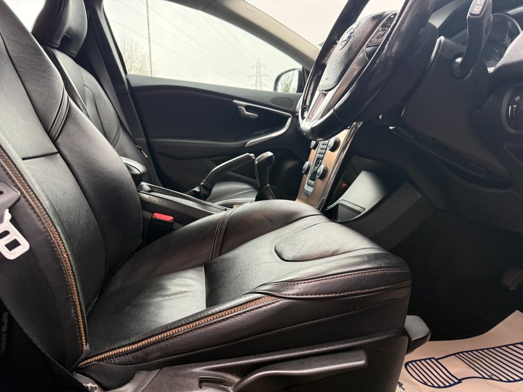 Used Volvo V40 Cross Country 2014 for sale - 78030811: Photo 17