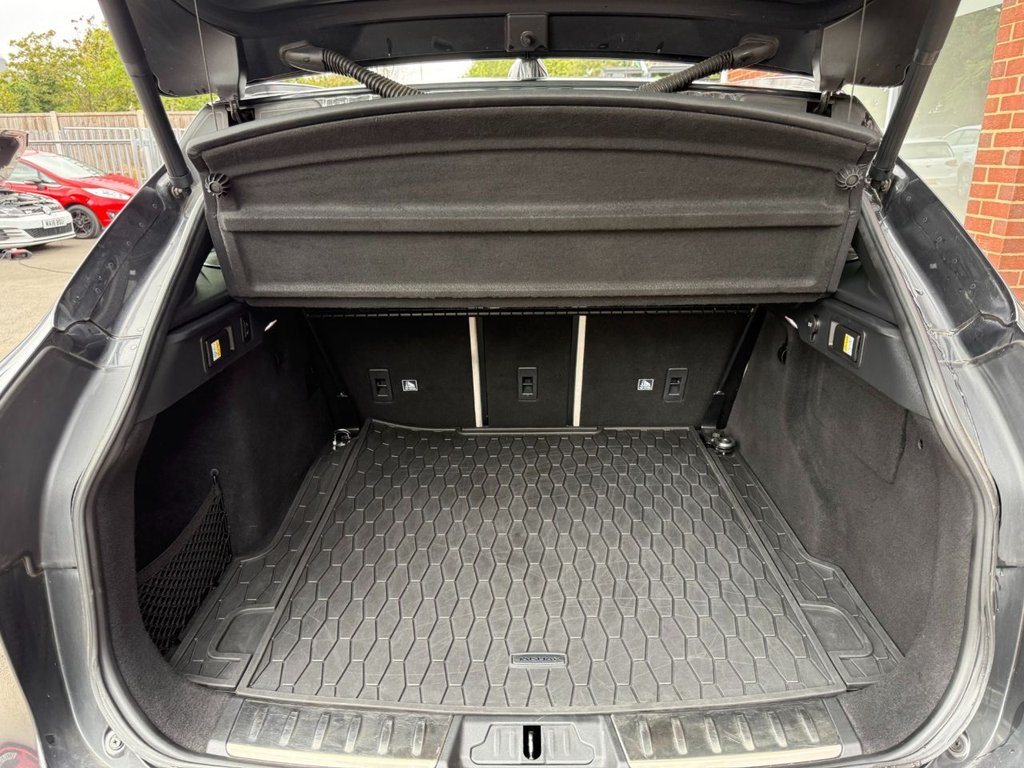 Used Jaguar F-Pace 2019 for sale - 76698329: Photo 18