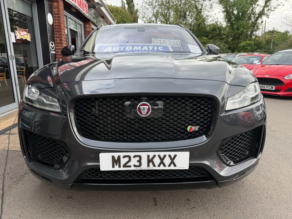 Used Jaguar F-Pace 2019 for sale - 76698329: Photo 4