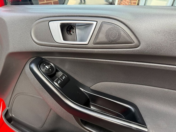 Used Ford Fiesta 2014 for sale - 75630700: Photo 28