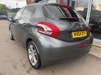 Used Peugeot 208 2014 for sale - 78632142: Photo