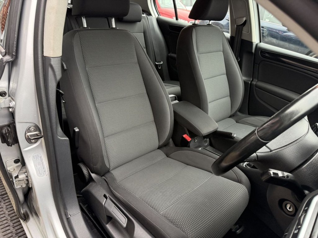 Used Volkswagen Golf 2012 for sale - 77805900: Photo 11