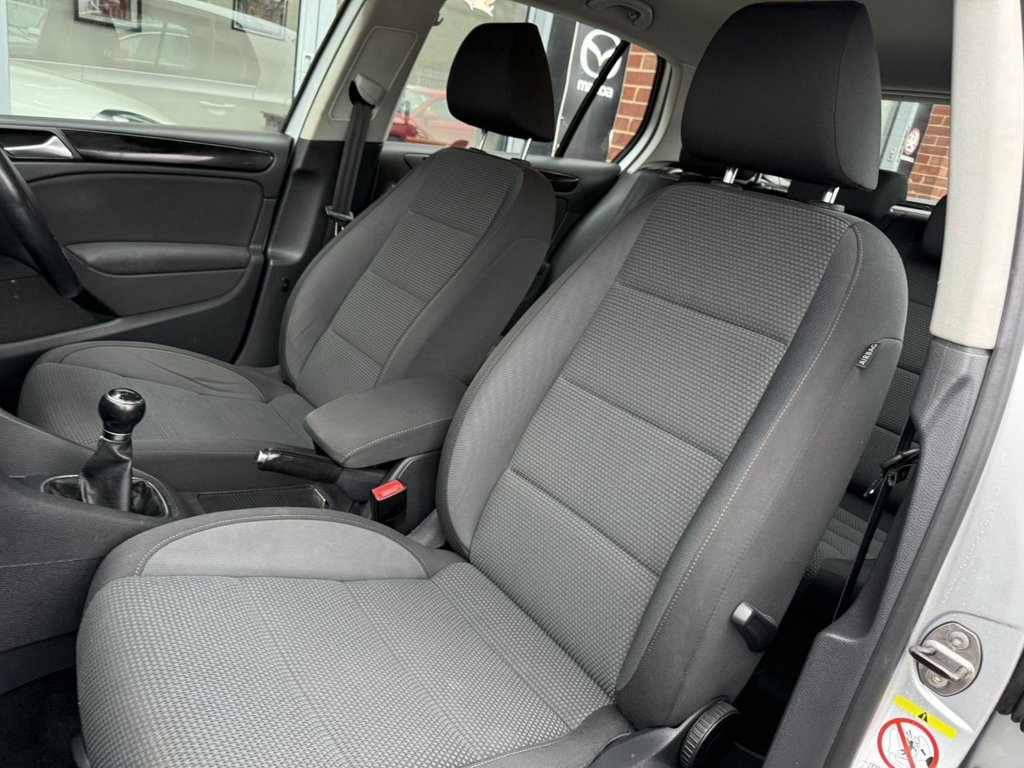 Used Volkswagen Golf 2012 for sale - 77805900: Photo 12