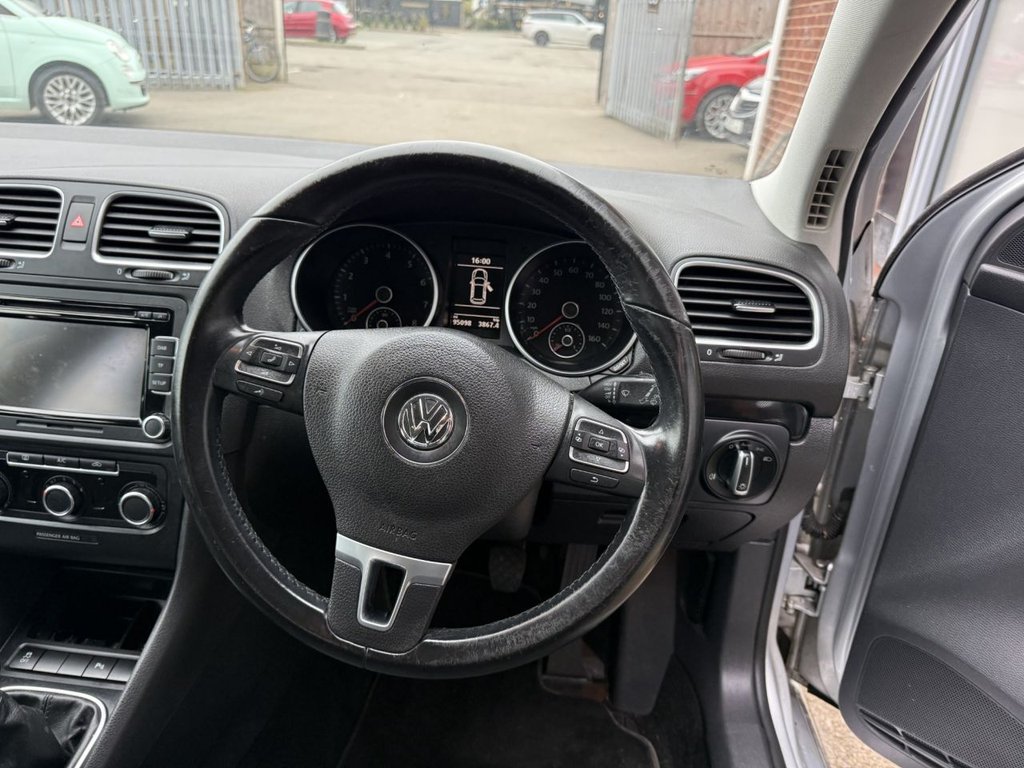 Used Volkswagen Golf 2012 for sale - 77805900: Photo 16
