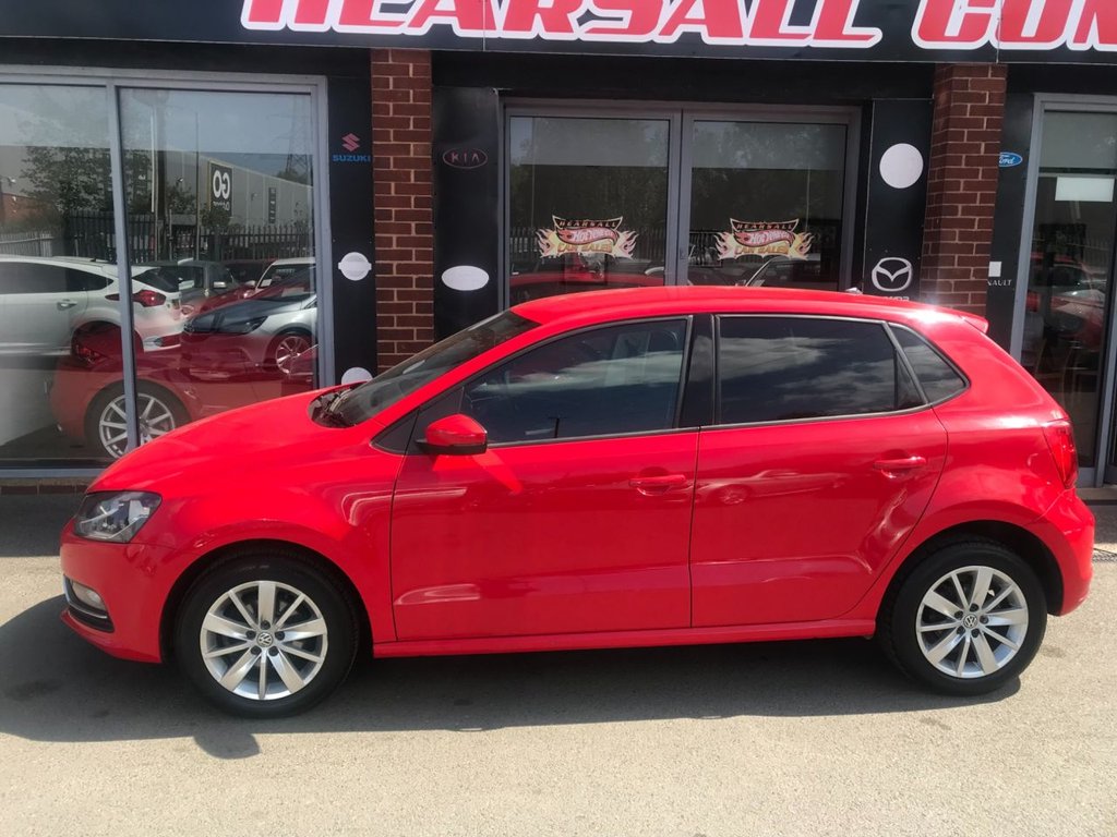 Used Volkswagen Polo 2014 for sale - 76640479: Photo 3