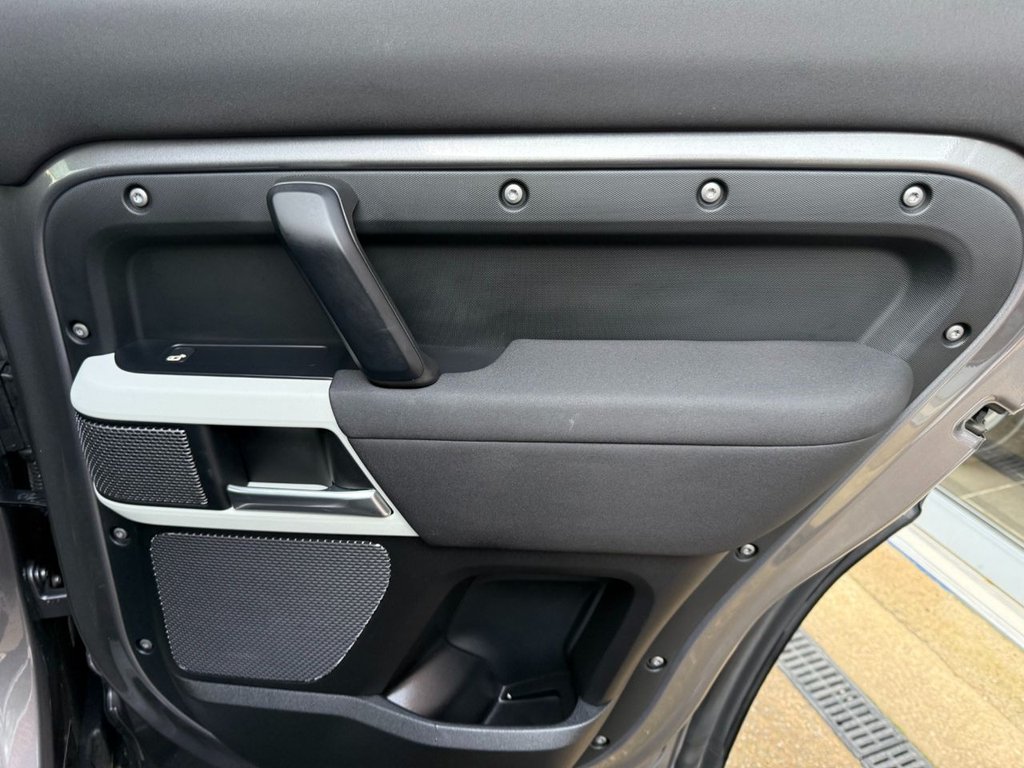 Used Land Rover Defender 2021 for sale - 77394294: Photo 33