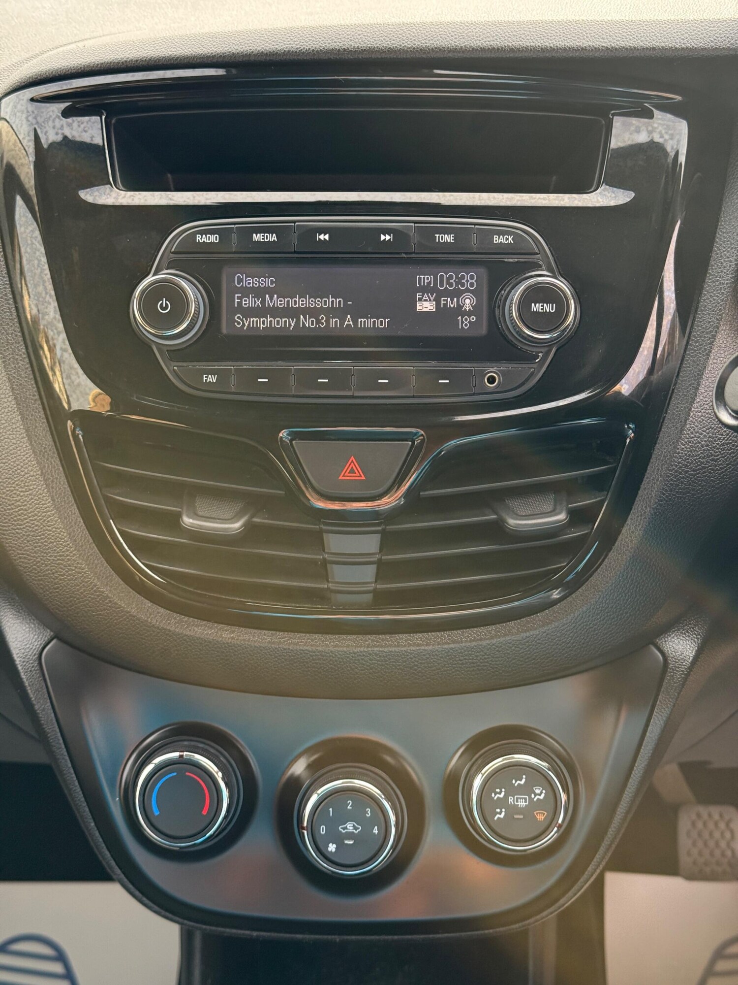 Used Vauxhall Viva 2015 for sale - 76292860: Photo 16