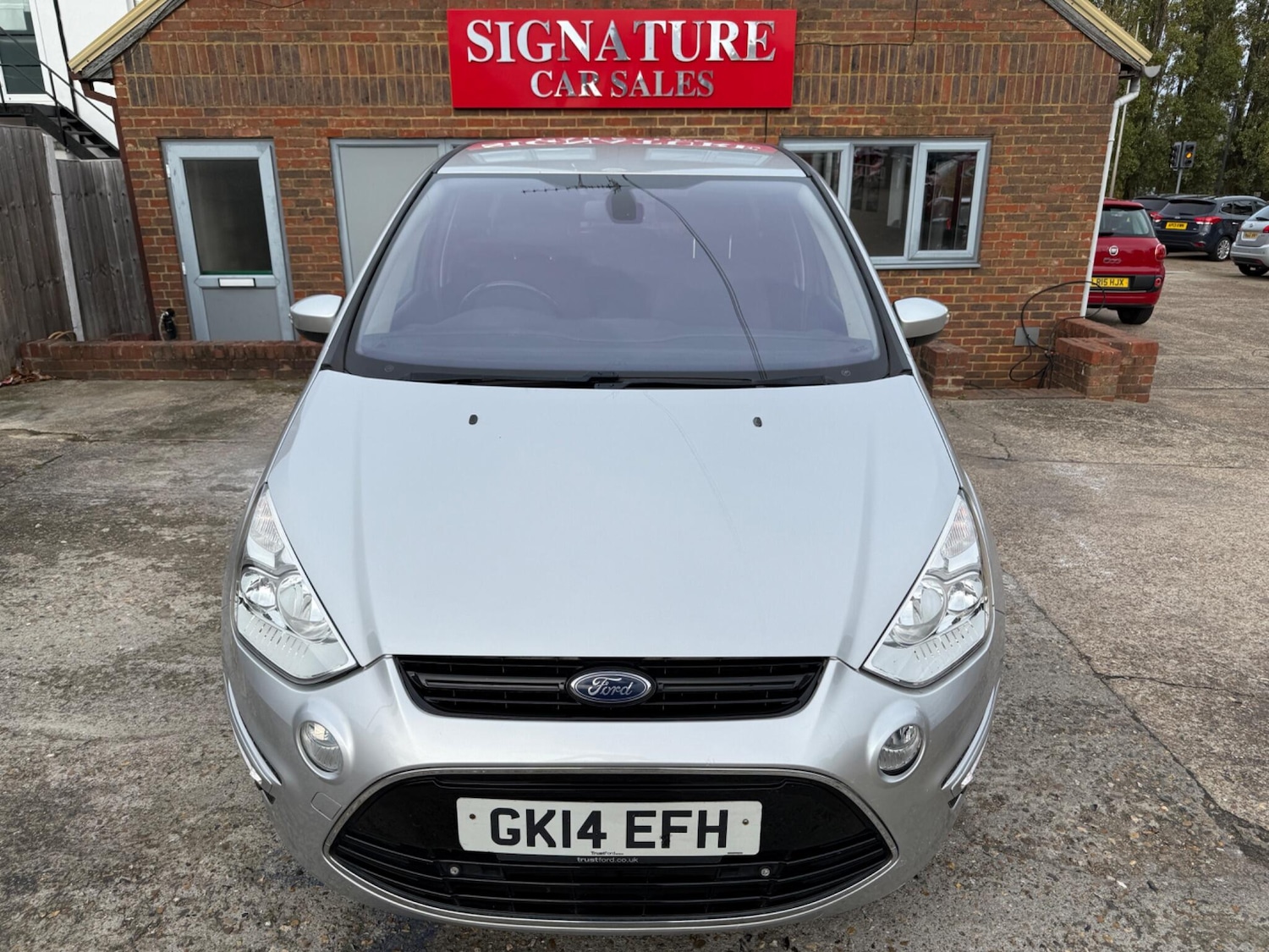 Used Ford S-Max 2014 for sale - 76416563: Photo 2