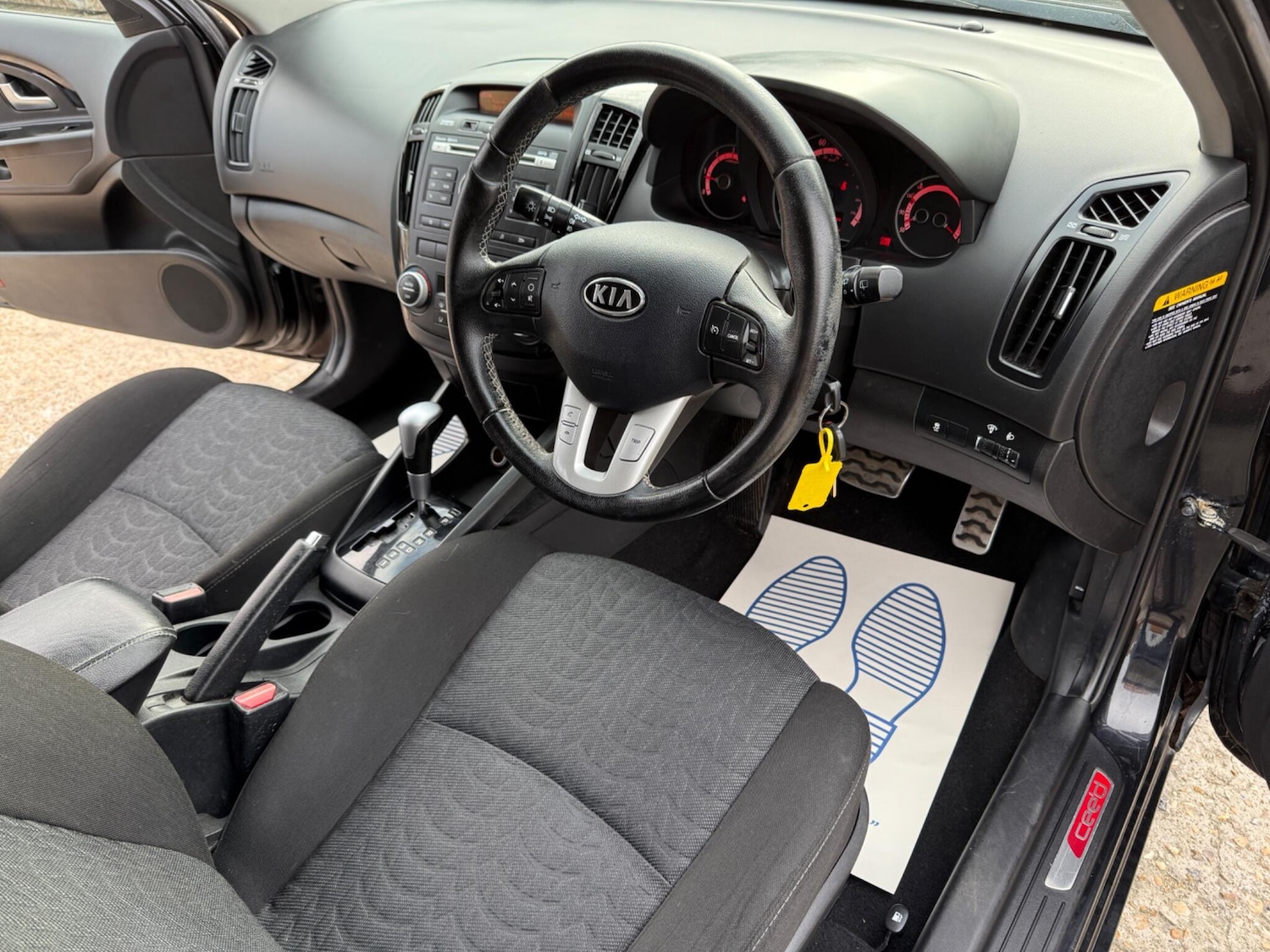 Used Kia Ceed 2011 for sale - 76480773: Photo 5