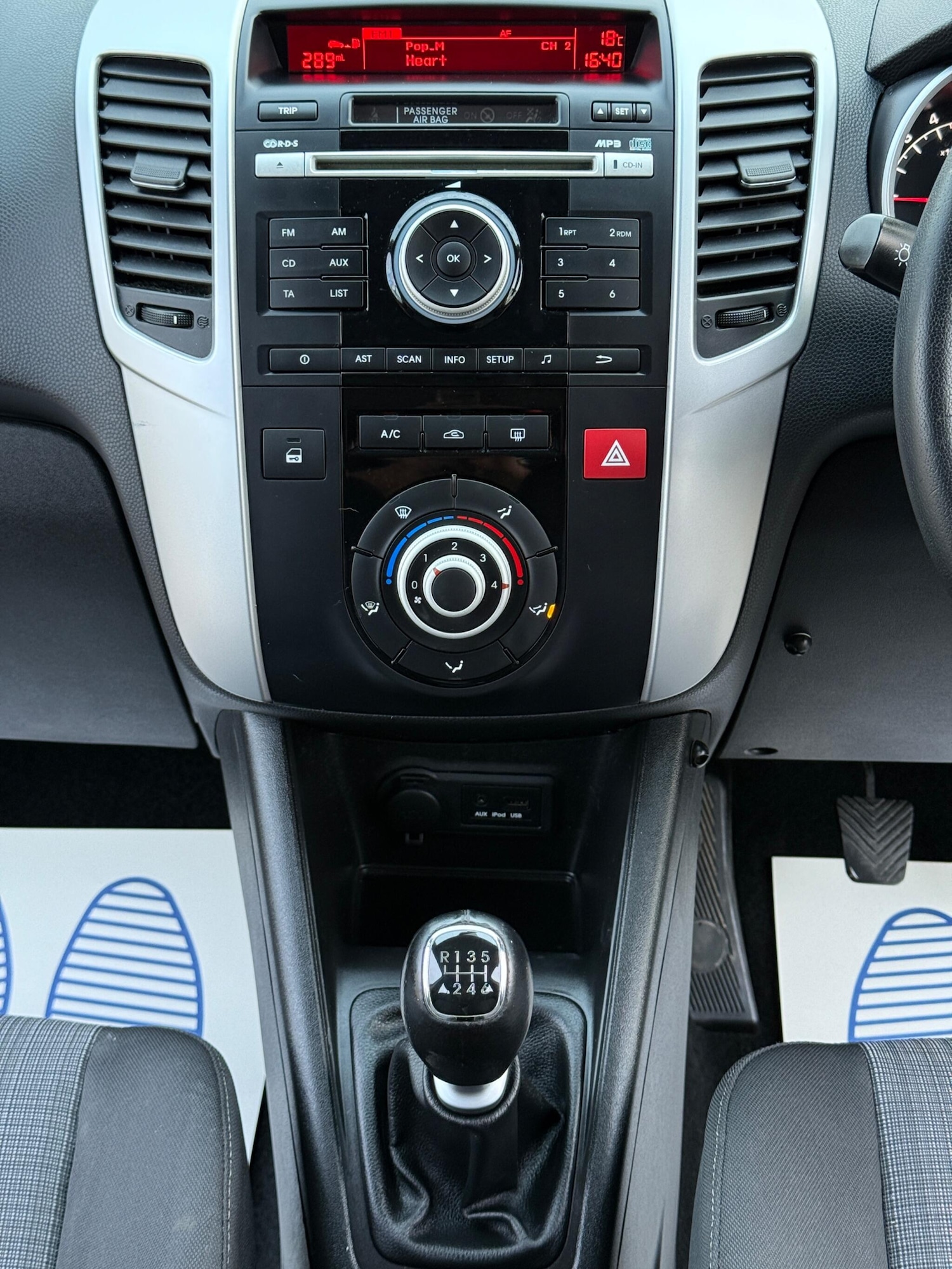 Used Kia Venga 2010 for sale - 76273693: Photo 15