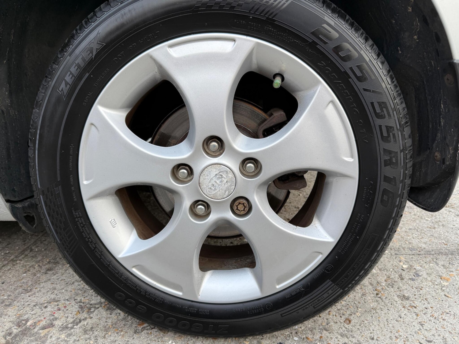 Used Kia Venga 2010 for sale - 76273693: Photo 24