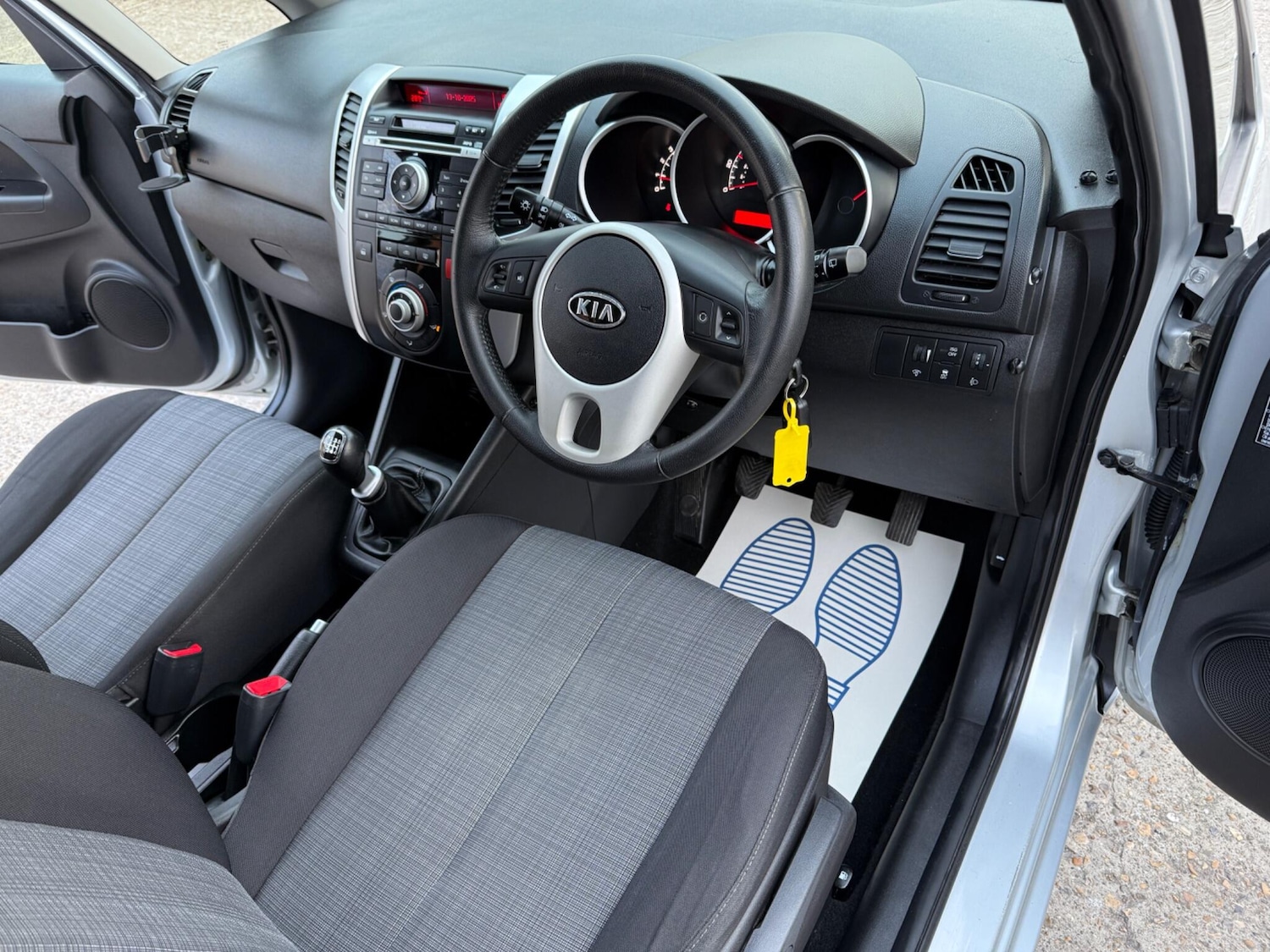 Used Kia Venga 2010 for sale - 76273693: Photo 5