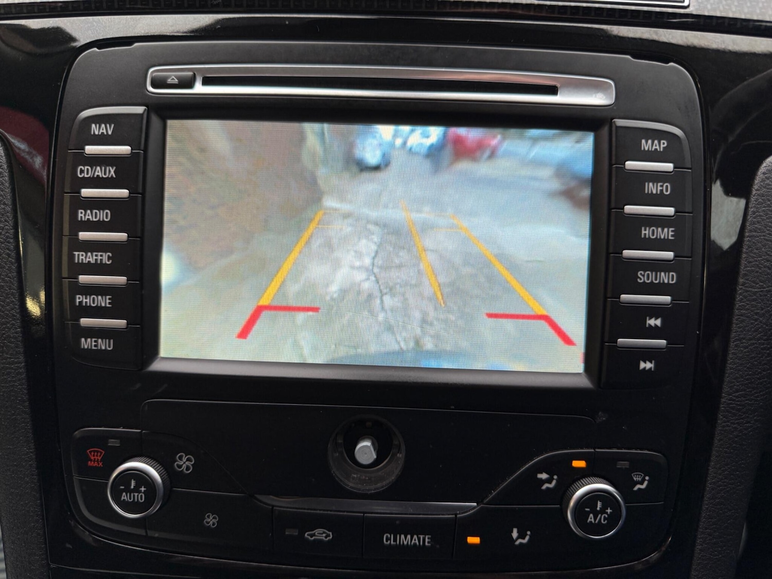 Used Ford S-Max 2014 for sale - 76685522: Photo 15