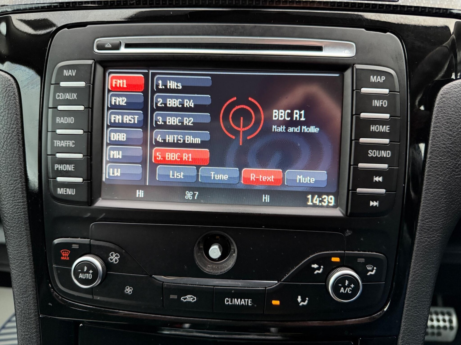 Used Ford S-Max 2014 for sale - 76685522: Photo 19