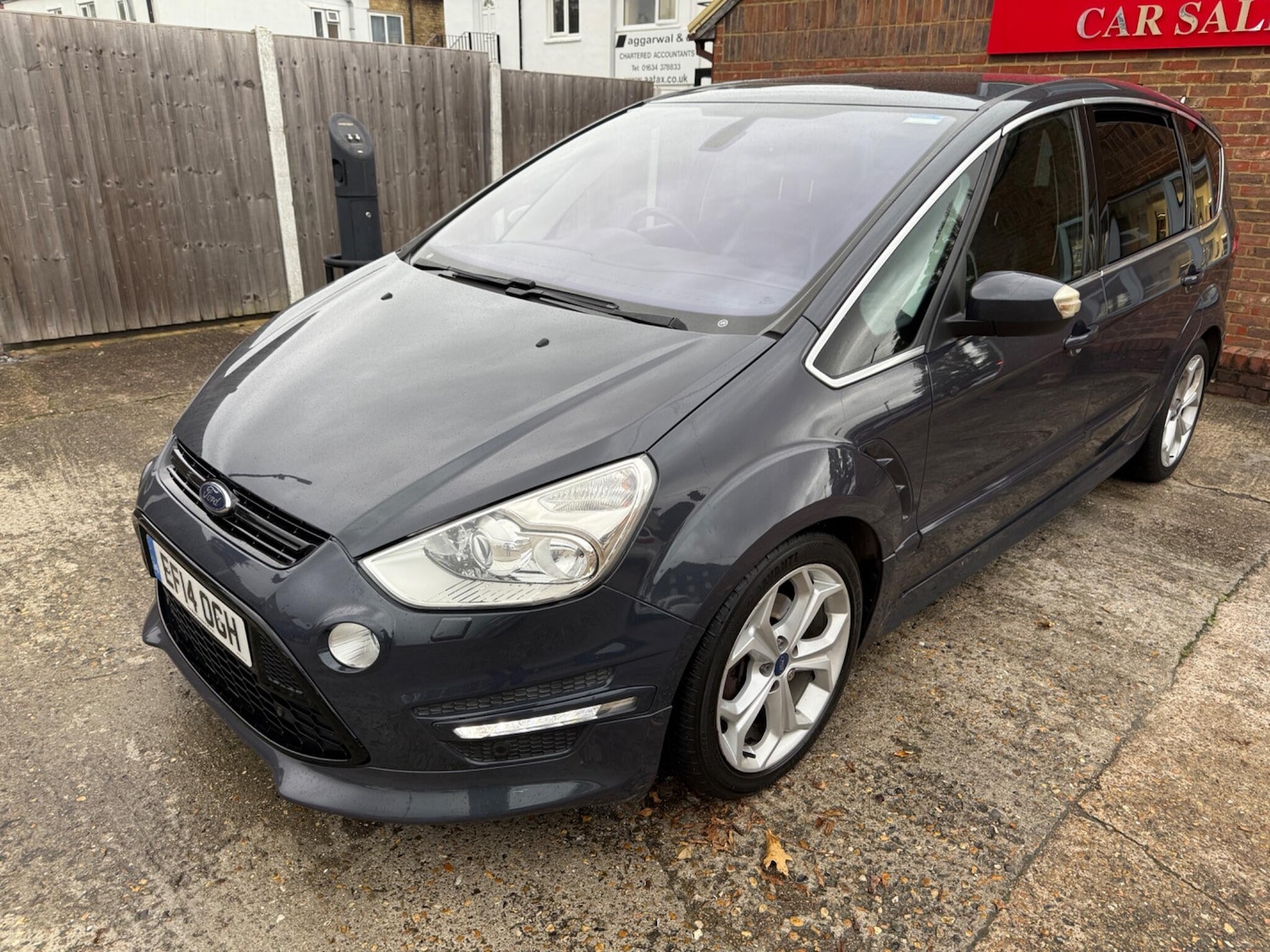 Used Ford S-Max 2014 for sale - 76685522: Photo 3