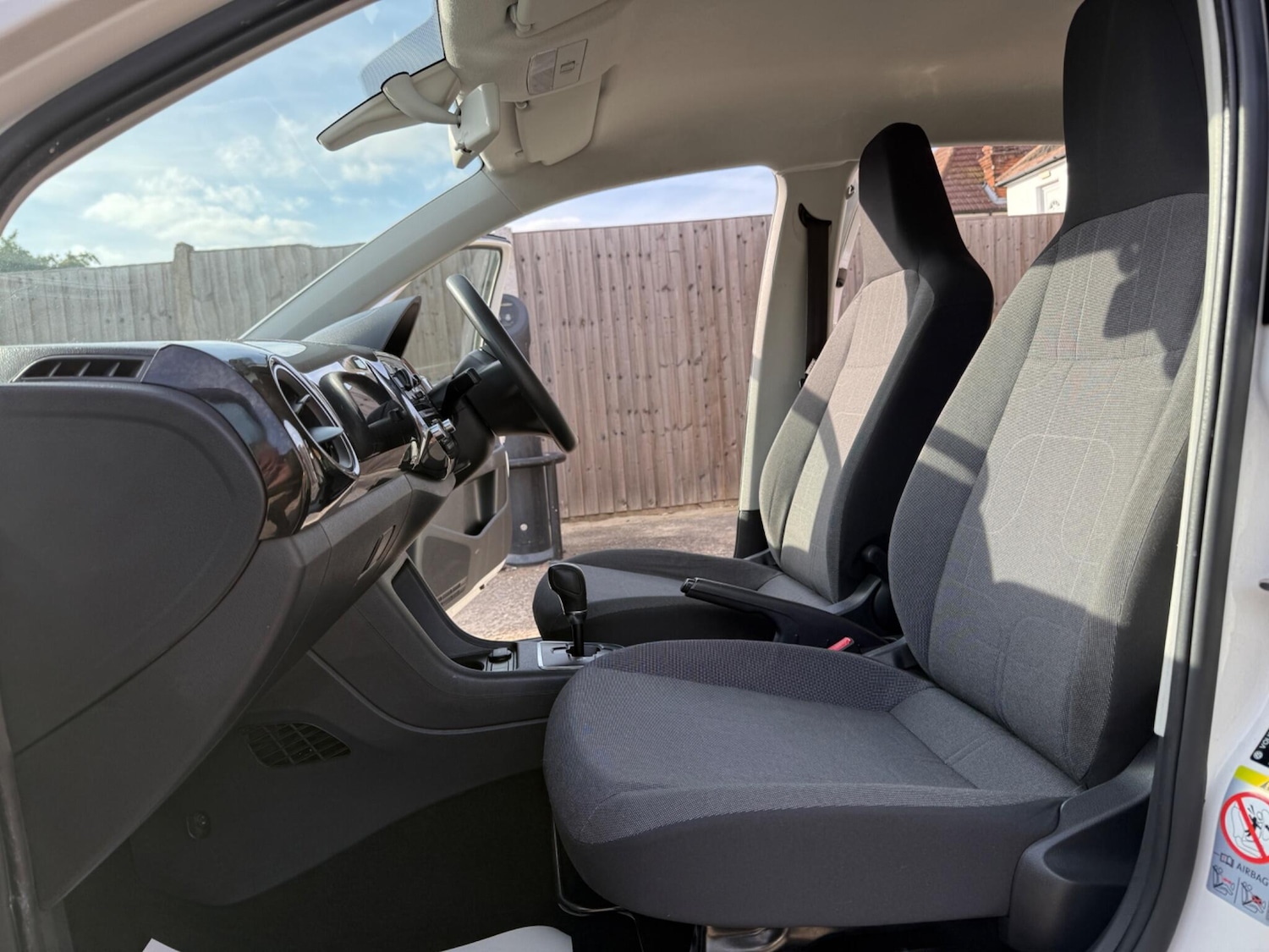 Used Volkswagen up! 2025 for sale - 76198110: Photo 12