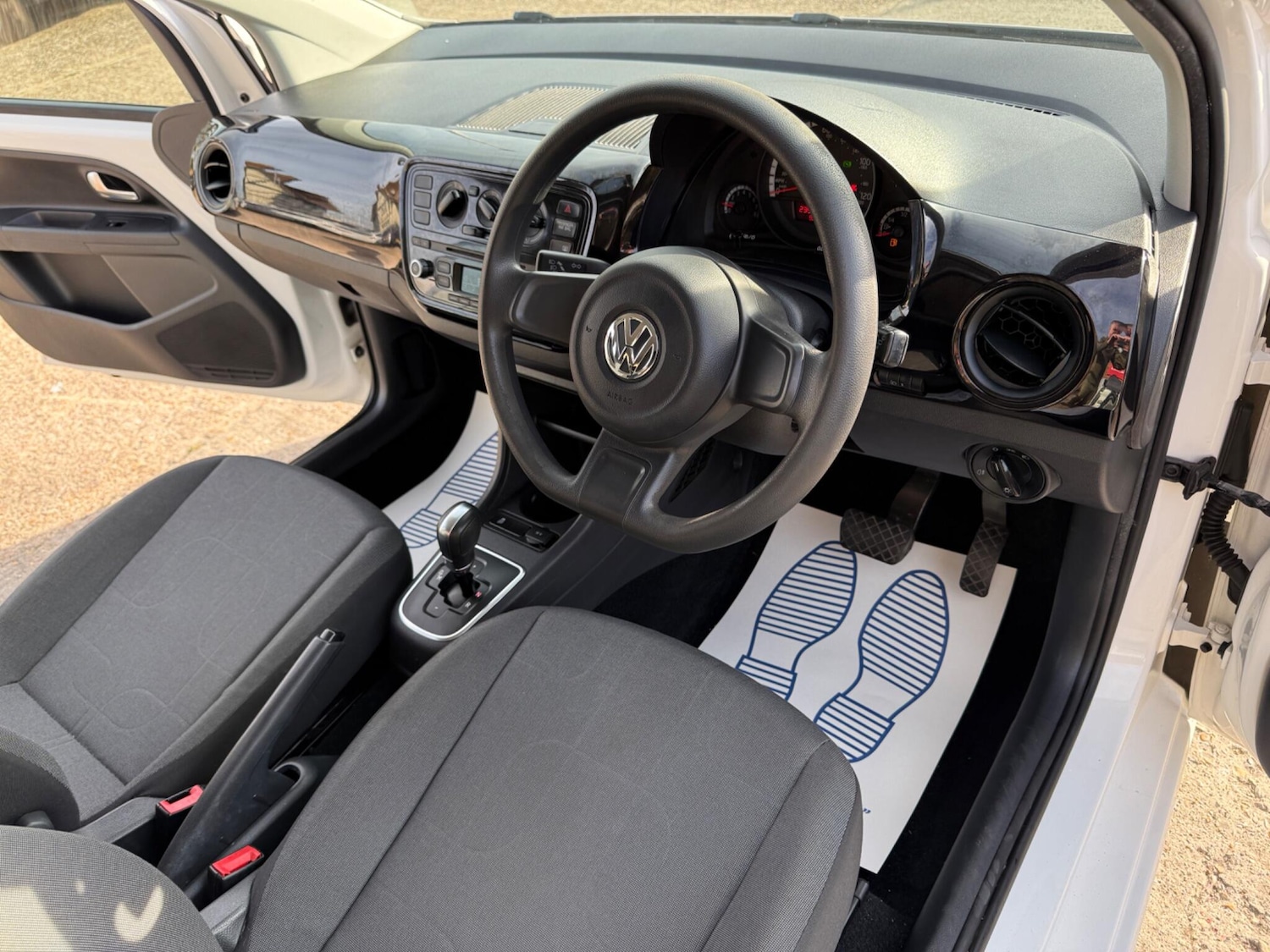 Used Volkswagen up! 2025 for sale - 76198110: Photo 5