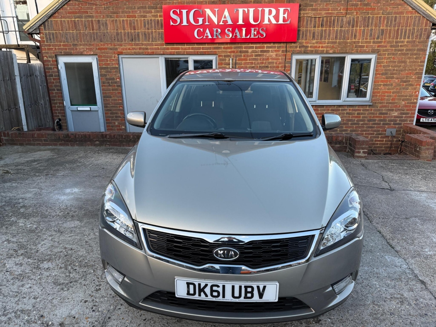 Used Kia Ceed 2011 for sale - 76376832: Photo 2