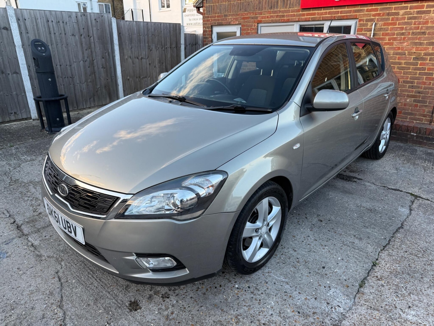 Used Kia Ceed 2011 for sale - 76376832: Photo 3