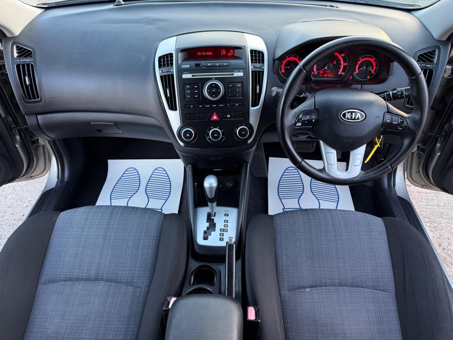 Used Kia Ceed 2011 for sale - 76376832: Photo 4