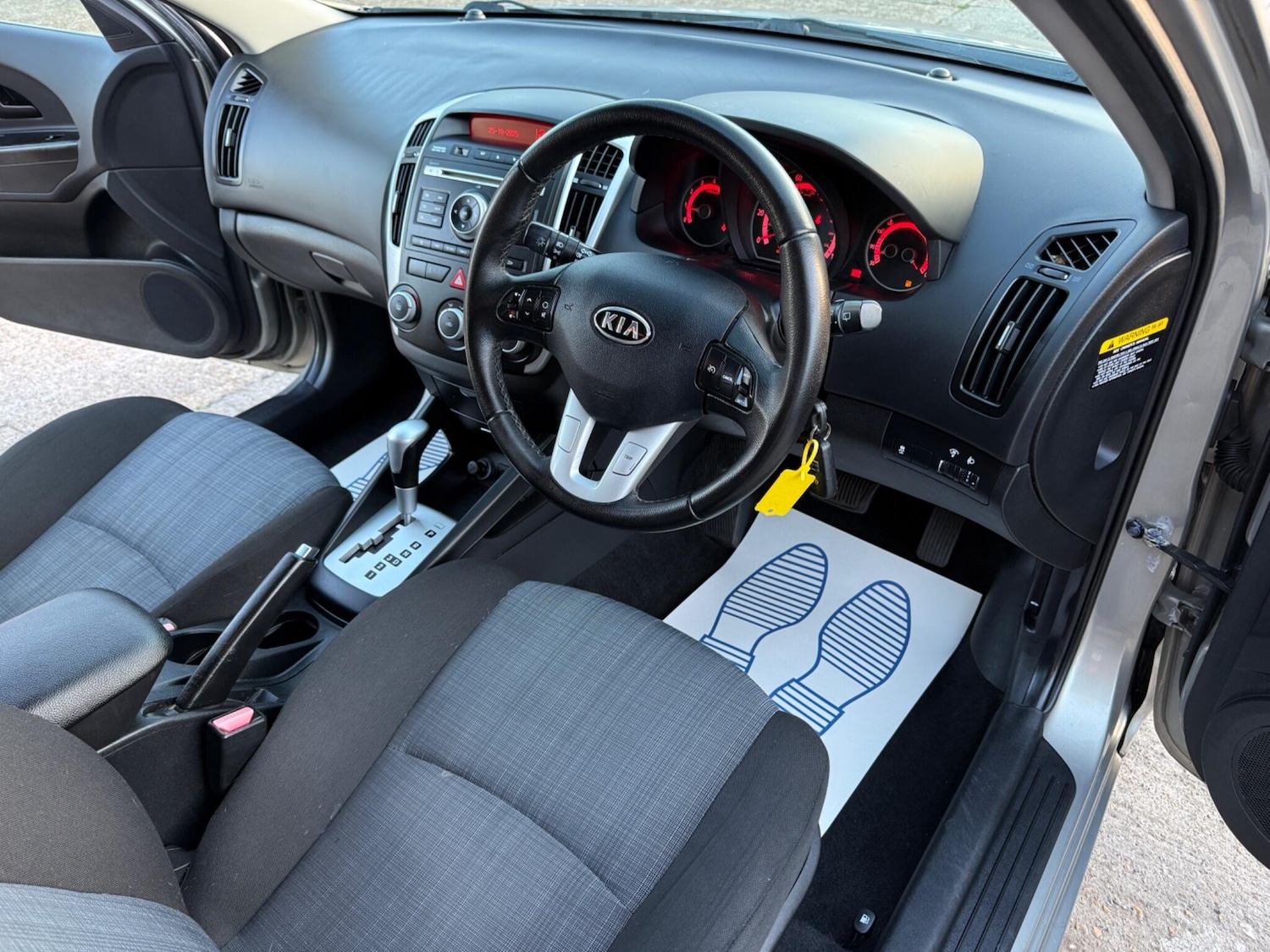 Used Kia Ceed 2011 for sale - 76376832: Photo 5