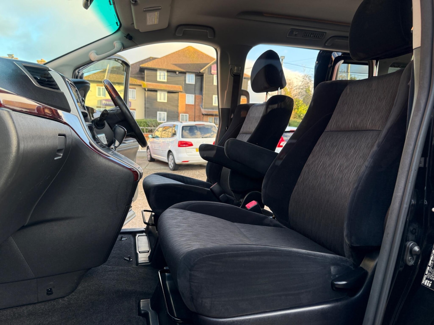 Used Toyota Alphard 2025 for sale - 76750900: Photo 11