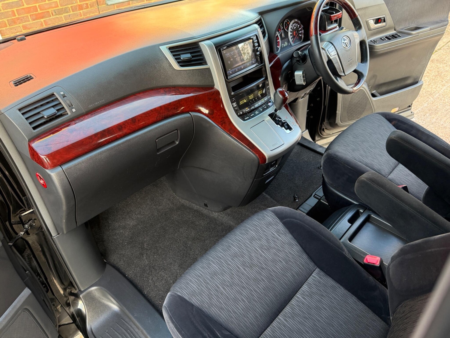 Used Toyota Alphard 2025 for sale - 76750900: Photo 12