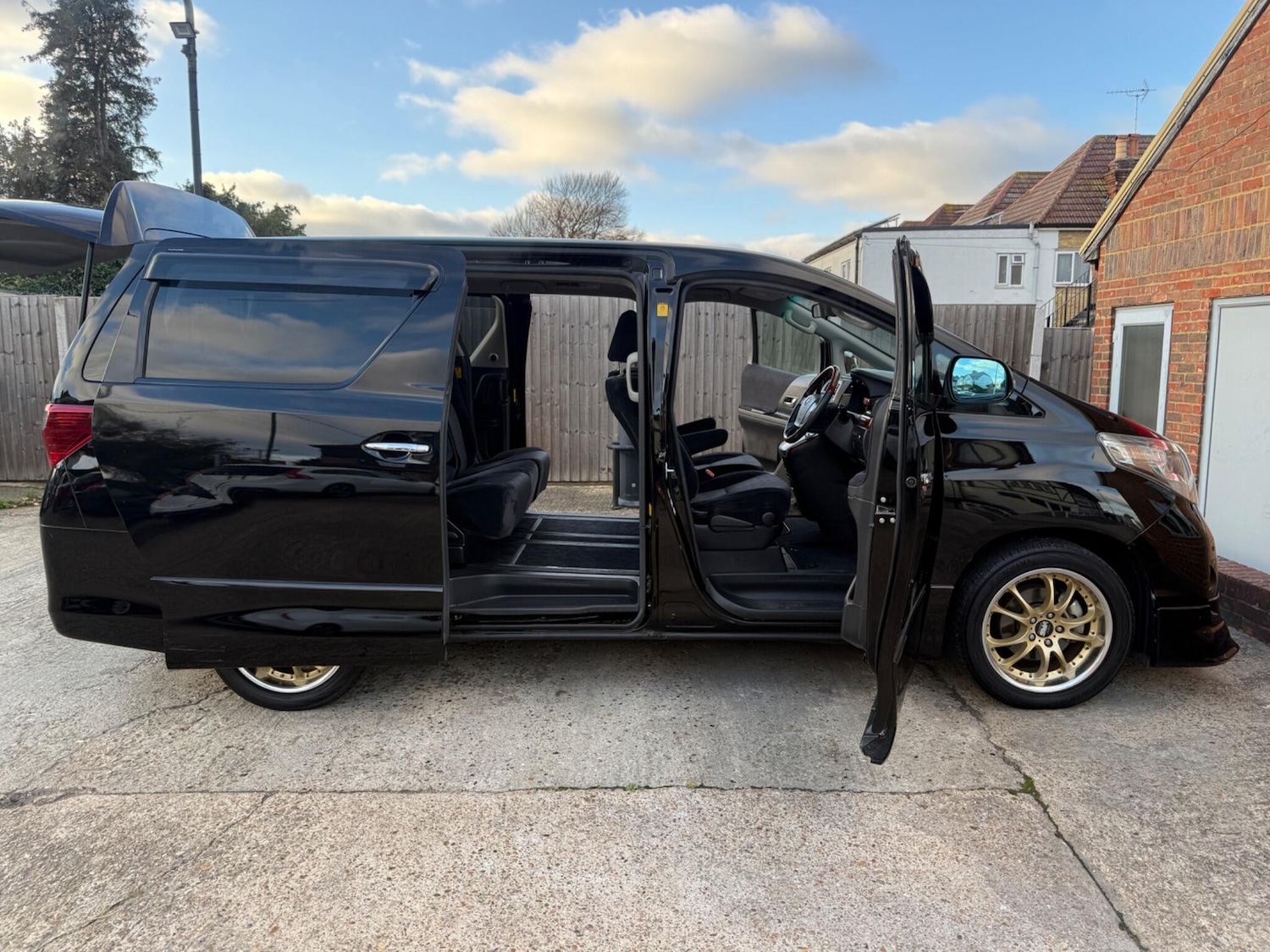 Used Toyota Alphard 2025 for sale - 76750900: Photo 29