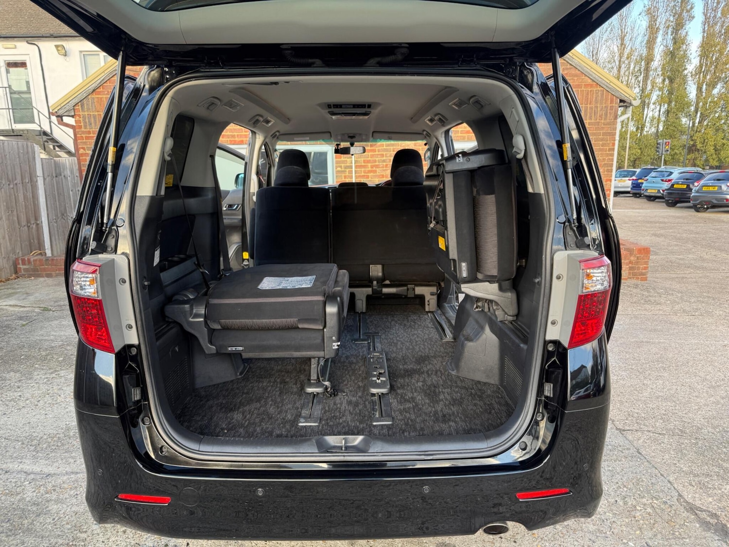 Used Toyota Alphard 2025 for sale - 76750900: Photo 30