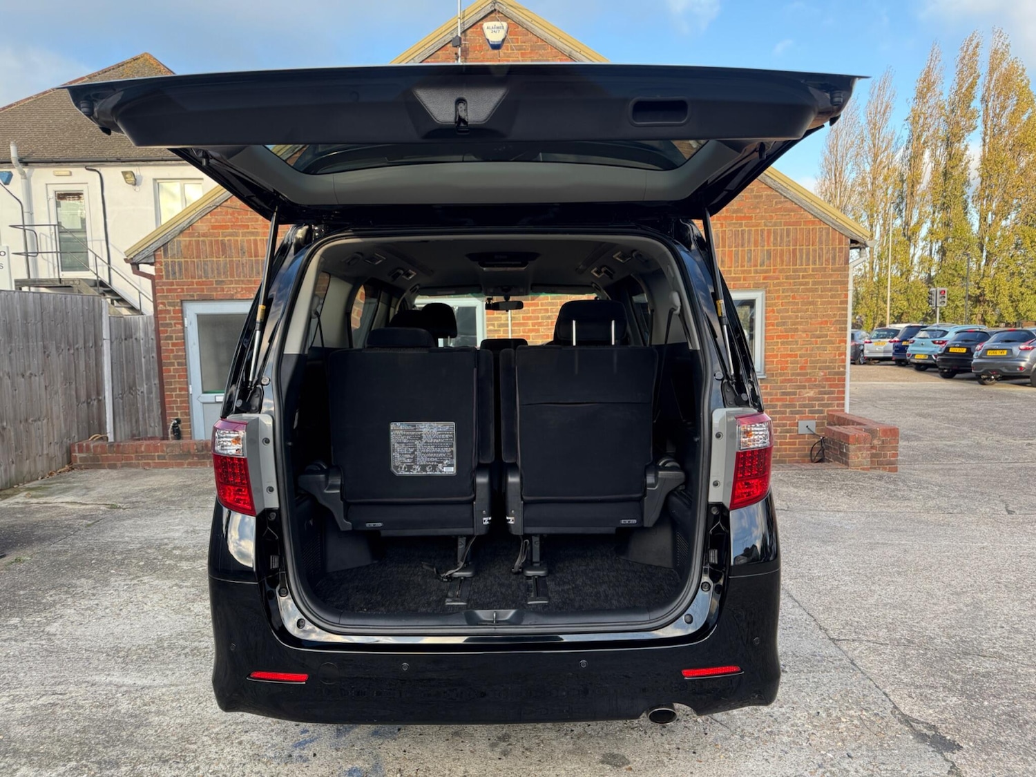 Used Toyota Alphard 2025 for sale - 76750900: Photo 31