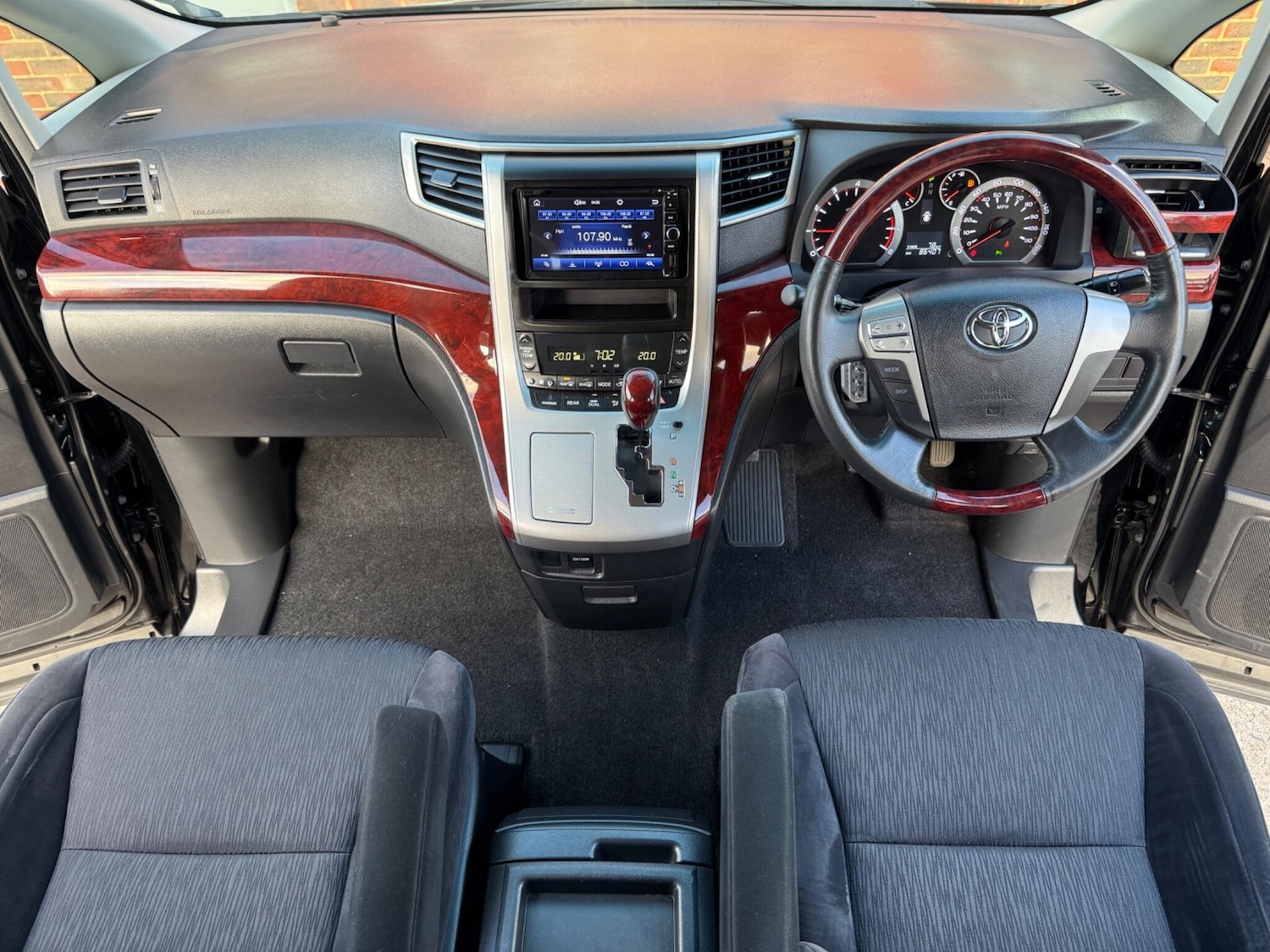 Used Toyota Alphard 2025 for sale - 76750900: Photo 4