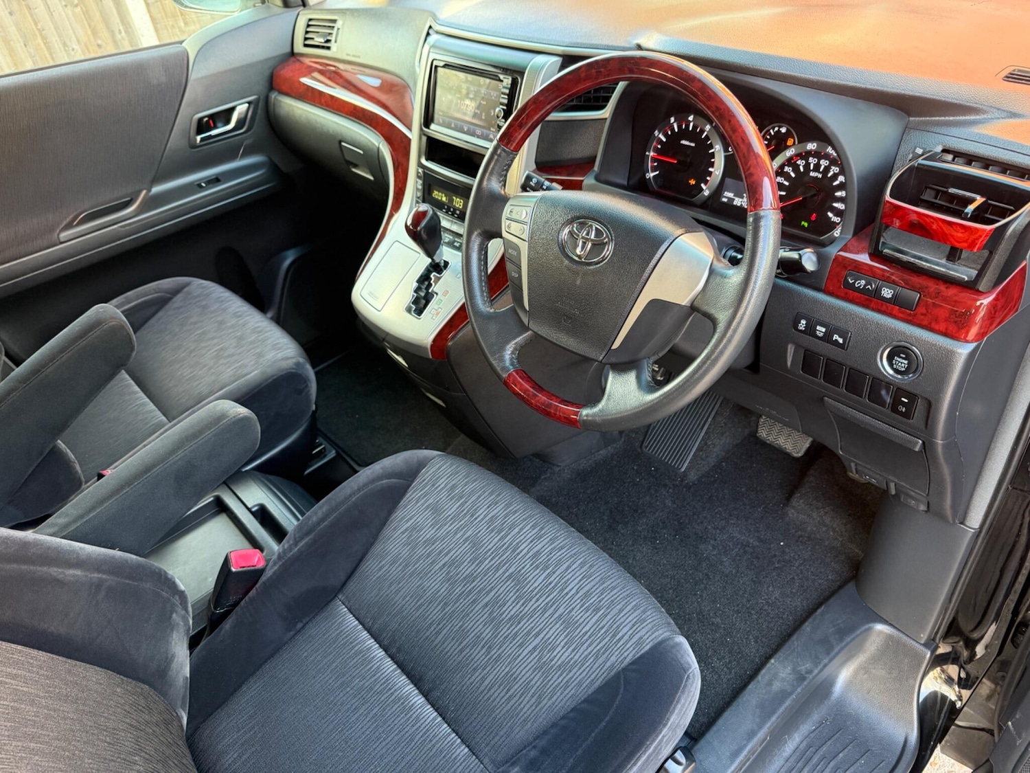 Used Toyota Alphard 2025 for sale - 76750900: Photo 5