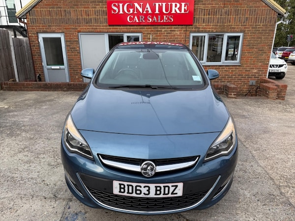 Used Vauxhall Astra 2013 for sale - 76149156: Photo 2
