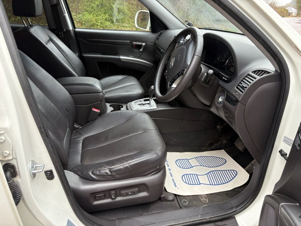 Used Hyundai Santa Fe 2012 for sale - 77850118: Photo 2