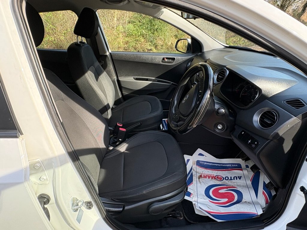 Used Hyundai i10 2017 for sale - 77557968: Photo 2