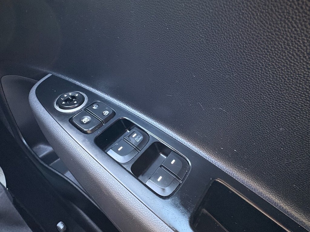 Used Hyundai i10 2017 for sale - 77557968: Photo 4