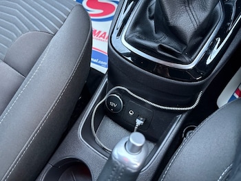 Used Ford Fiesta 2015 for sale - 77007609: Photo