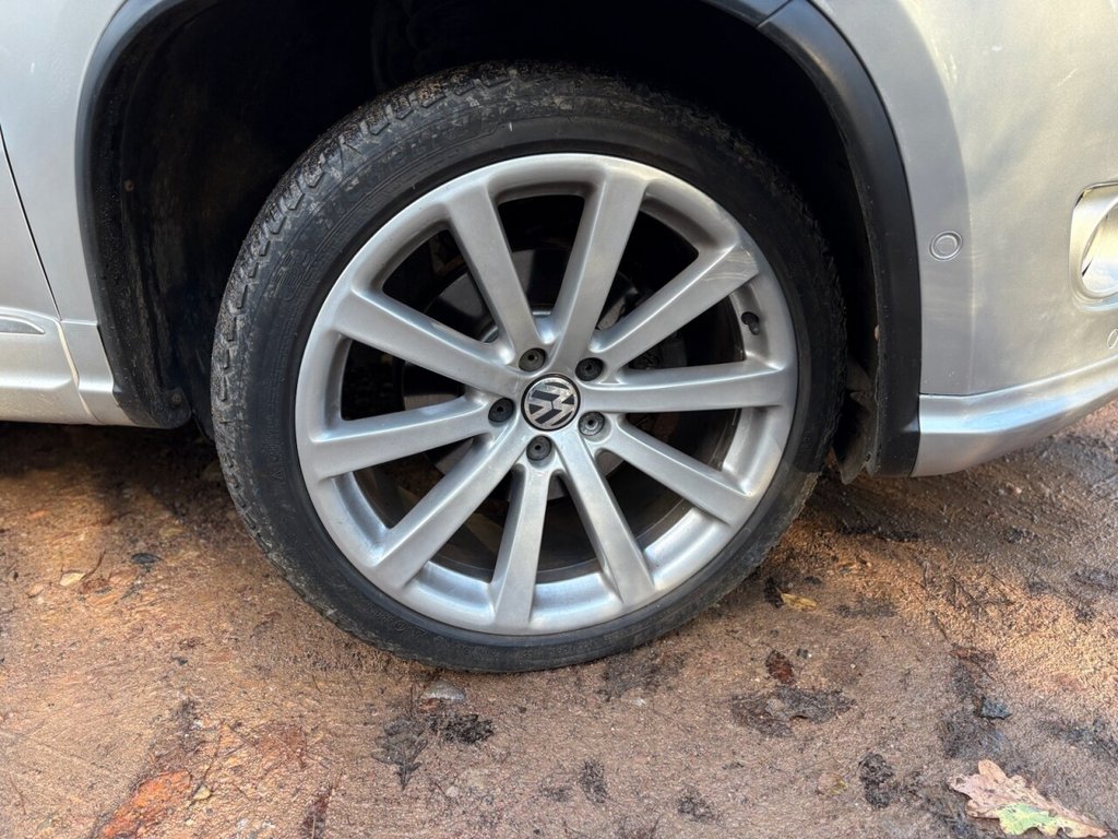 Used Volkswagen Tiguan 2010 for sale - 76698826: Photo 16