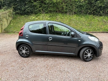 Peugeot - 107