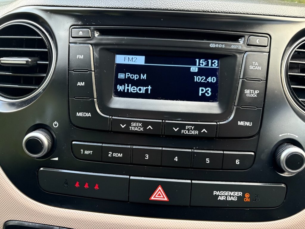 Used Hyundai i10 2015 for sale - 76386411: Photo 9